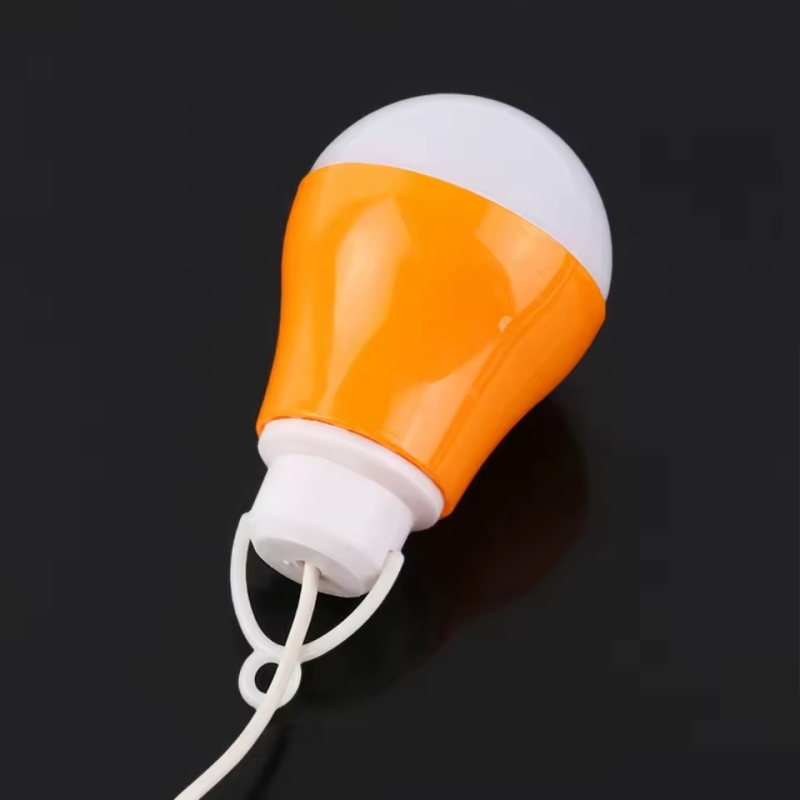 لامپ اضطراری LED آویزی 5W با کابل USB