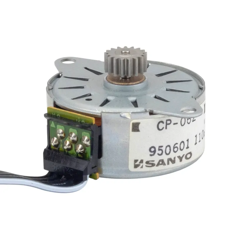 استپ موتور گرد دو فاز 15 درجه 5 سیمه مدل CP-062 برند SANYO